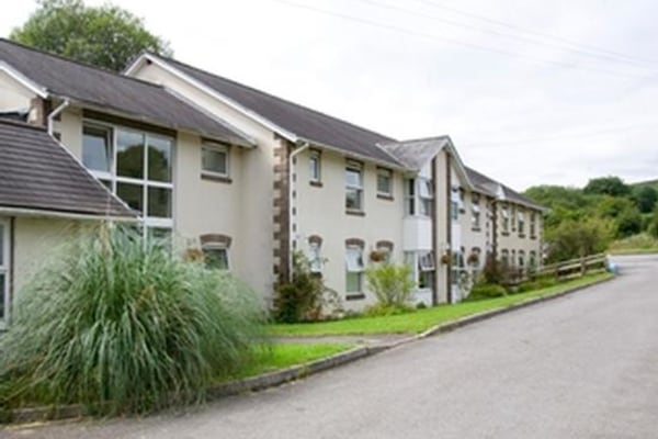 Cwm Cartref Care Home, Commercial Road
