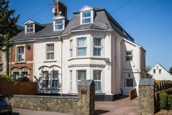 Caerau Manor, 2 Caerau Crescent