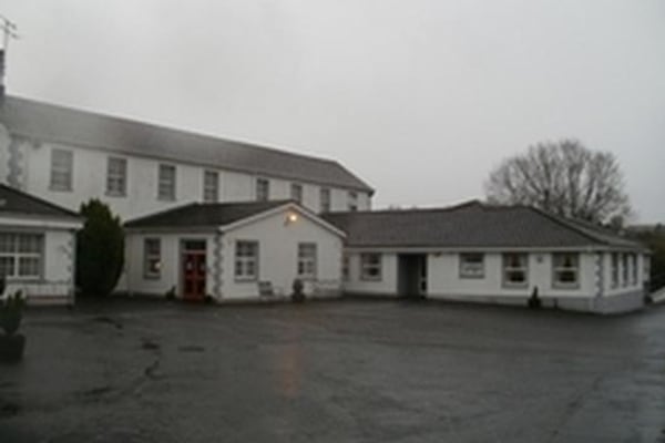 Sunnyside Retreat, 8 Tullybroom Road