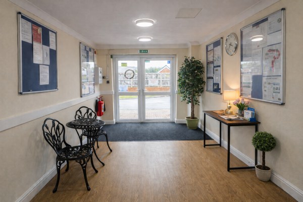 Red Oaks Care Community NG19 0HL