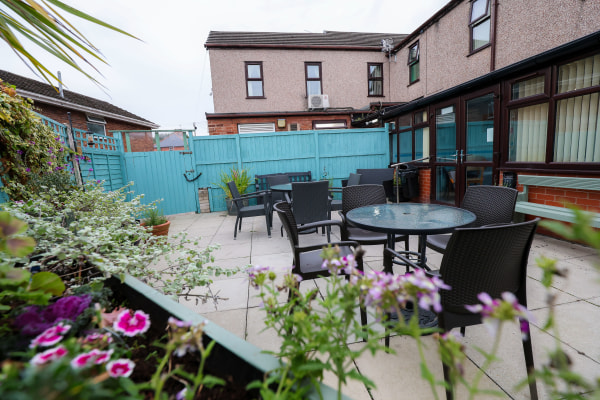 Meifod & Vicarage Court LL14 2EN