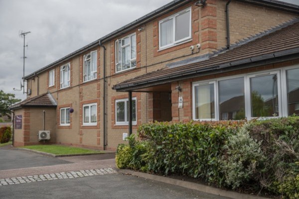 Manor House, 1 Amblecote Avenue