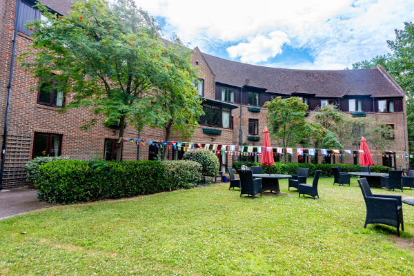Riverview Lodge NW9 8SE