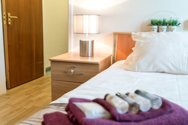Llys Newydd Care Home SA18 3RP