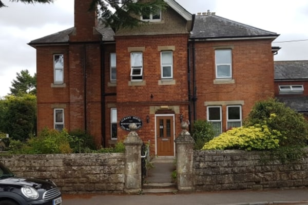 Albany House, The Square