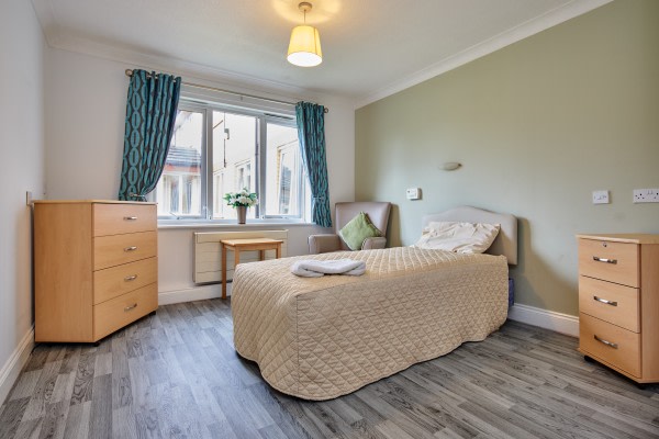 Holly Tree Lodge EMI Nursing Home S72 8NP