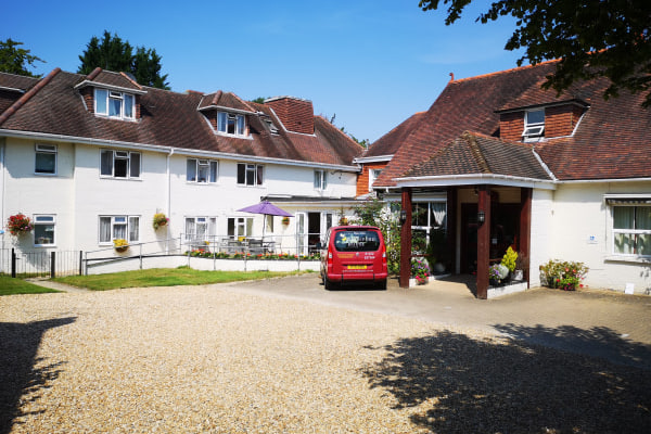 Derriford House, Pinewood Hill