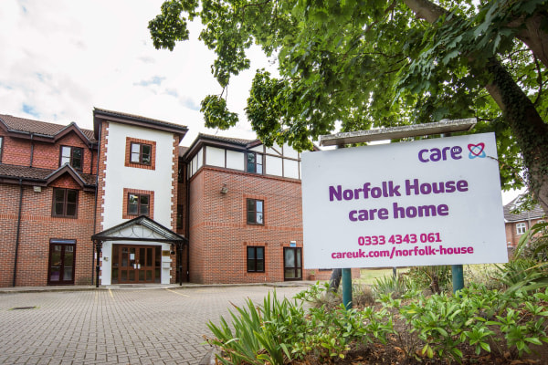 Norfolk House Care Home 39 Portmore Park Road Weybridge Surrey Kt13 8hq 59 Reviews