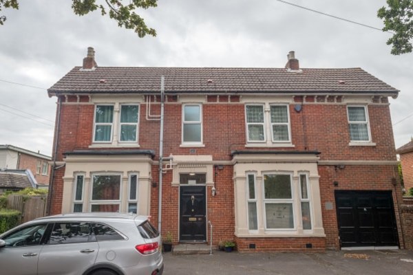 Parkwood Lodge, 181 London Road