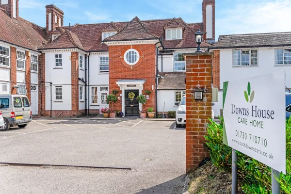 Downs House, Petersfield