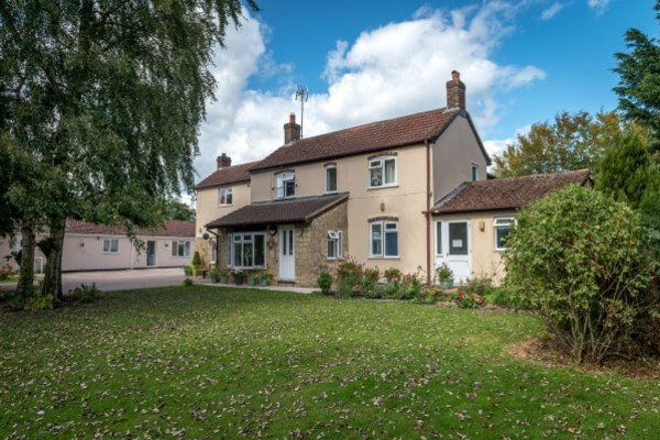 Sunnyside House, Main Road