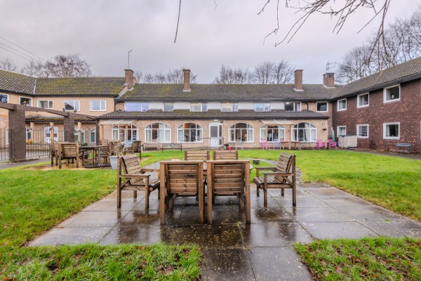 Hawthorn Lodge, Beckhampton Road