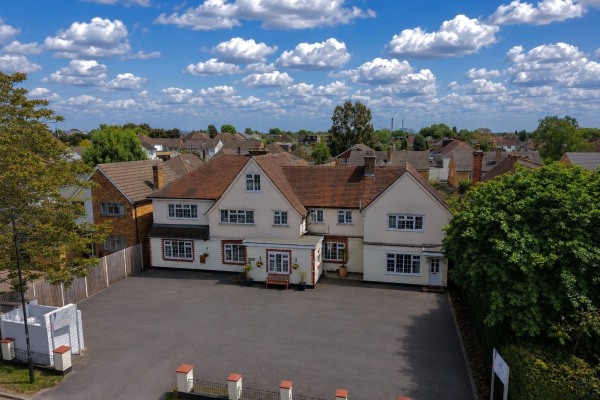 Applegarth Care Home, 24 Huntercombe Lane North