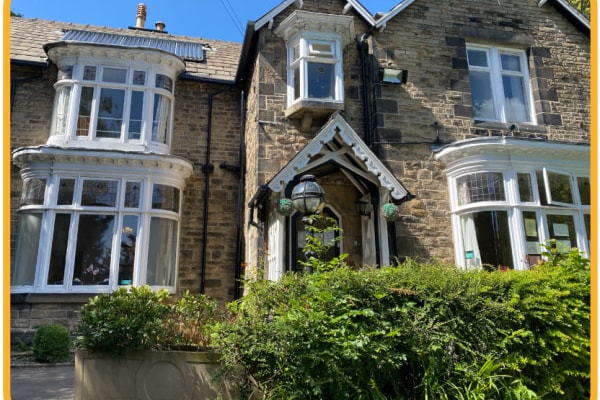 Aaron House Care Home 20 Collegiate Crescent Broomhall Sheffield South Yorkshire S10 2ba 2 Reviews