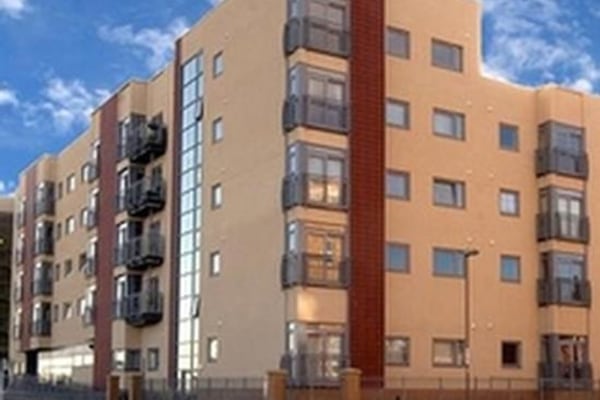 Gorwel Newydd, 76/82 West Parade