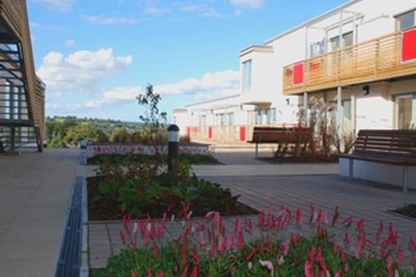 Cwm Aur, Heol y Dderi