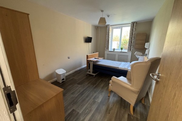 Russell Court, Overfield Road