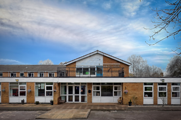 Holmes House, Kenilworth Road