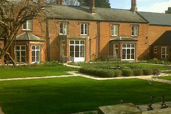Feltwell Lodge, Lodge Road