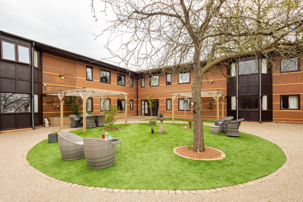 Oake Meadows Nursing Home, 33 Wyvern Road
