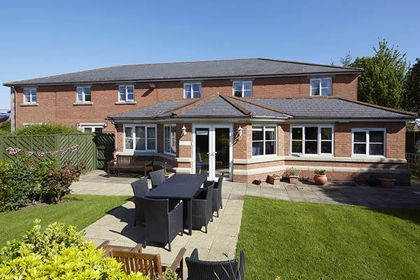 Annesley Lodge Care Home Annesley Road Hucknall Nottingham Nottinghamshire Ng15 8ay 21 Reviews