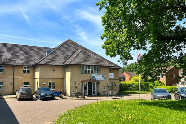 Oaktree, Lark Rise