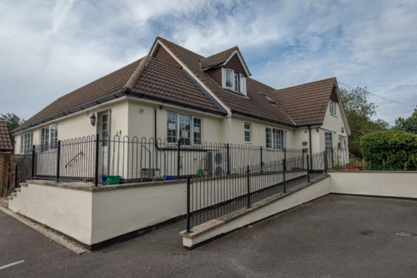 Boxgrove House, Little Heath Road