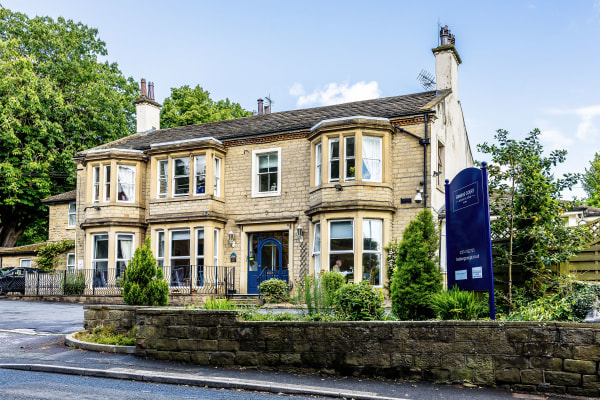 Grange Court, Station Road