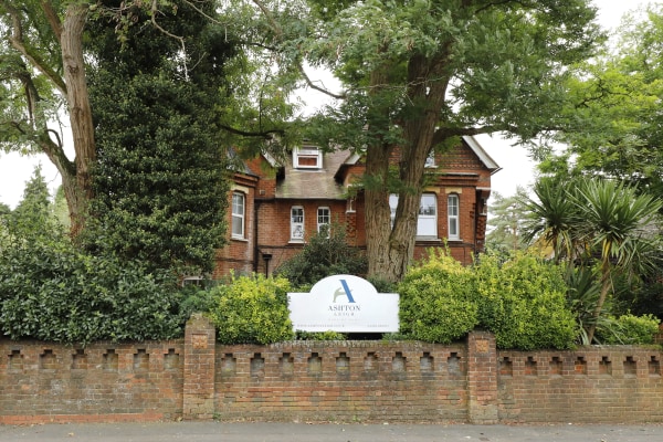 Ashtonleigh, 4 Wimblehurst Road