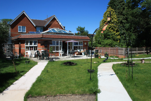 Ashtonleigh Care Home 4 Wimblehurst Road Horsham West Sussex Rh12 2ed 19 Reviews