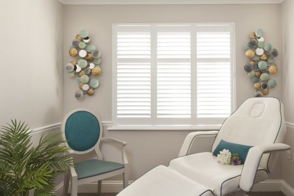 Linwood KT7 0BS