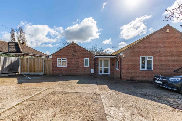Poplars, Clockhouse Way