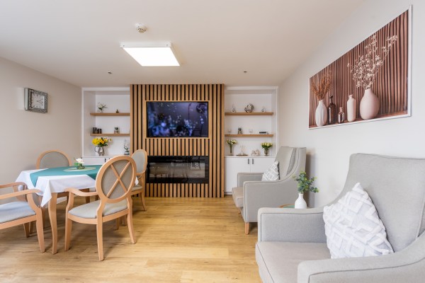 Ash Court Care Centre, Ash Mews