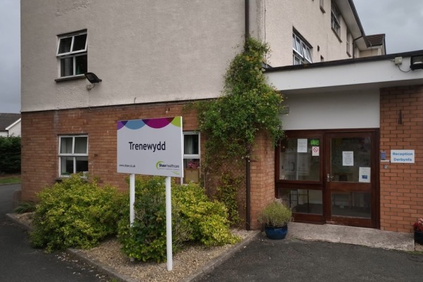 Trenewydd Care Home, Ger Y Tarrell