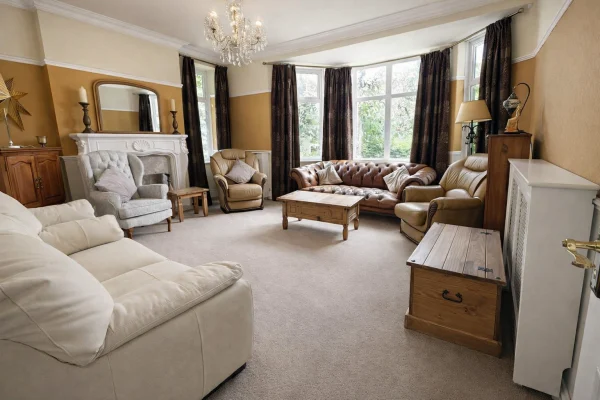 Oakdale Manor, Blackwood