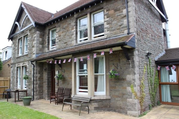 The Chestnuts, 9 Lodge Road