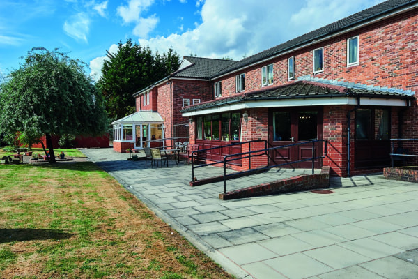 High Peak Lodge Residential & Nursing Home, Leigh