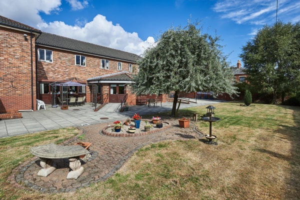 High Peak Lodge Residential & Nursing Home, Leigh