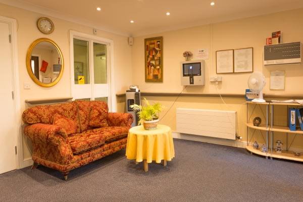 Derwent Lodge Care Centre TW14 9AY
