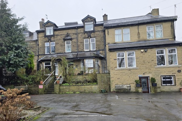 Rosegarland, 846 Thornton Road