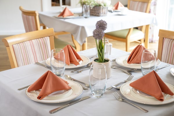 Rosalyn House LU5 5TT