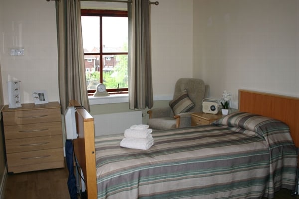 Acorn Hollow Care Home 419 Manchester Road Lostock Gralam Northwich Cheshire Cw9 7qa 77 Reviews