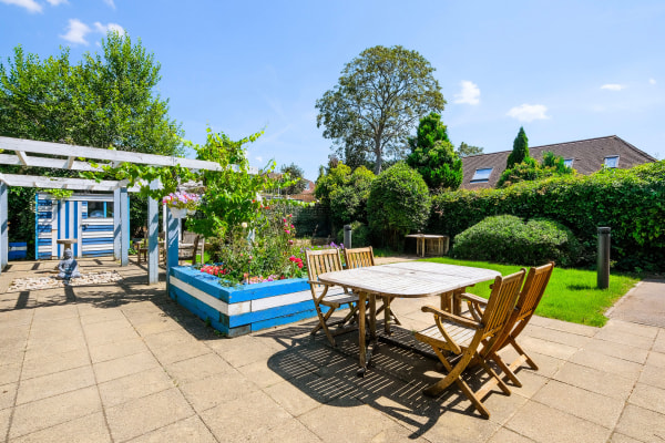 Dell Field Court N3 2DY