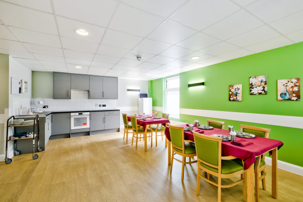 Dell Field Court N3 2DY