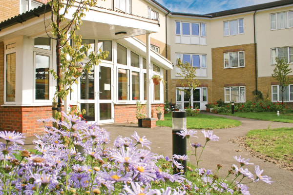 Bluegrove House, 325 Southwark Park Road