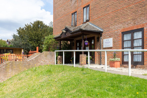 Alexandra Care Home 46 Alexandra Road Hemel Hempstead Hertfordshire Hp2 5bp 30 Reviews