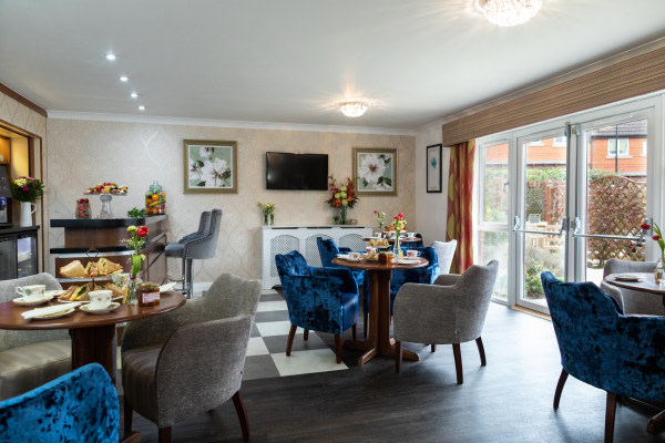 Queen Elizabeth Park Private Care Home, 1/72 Hallowes Close