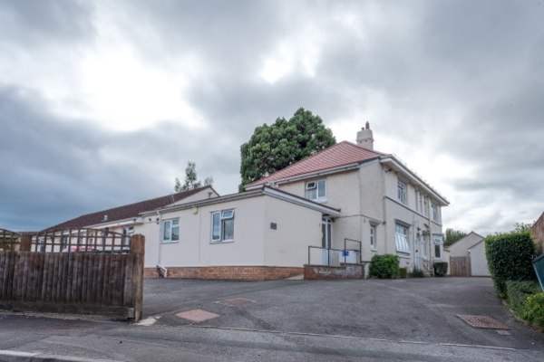 Hurst House, 11 Pinetree Rise