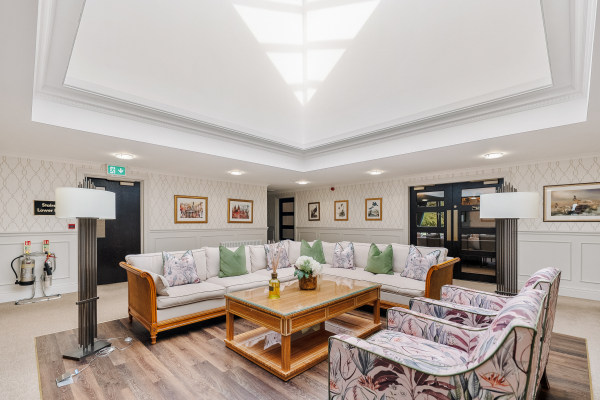 Lindsayfield Lodge, Rosa Burn Avenue