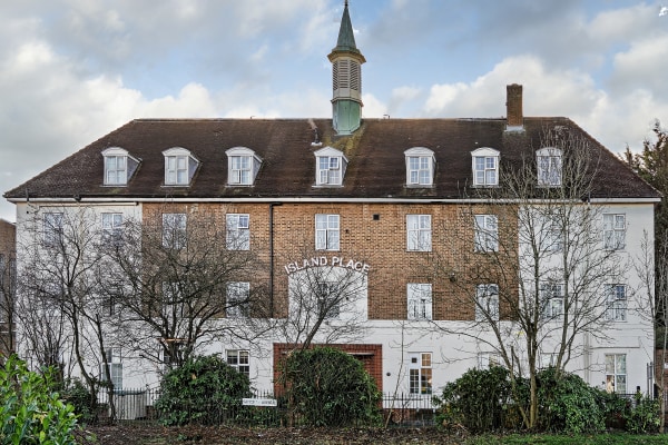 Island Place, Gooding Avenue